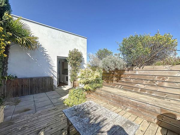 A louer meublé : 47m² + terrasse 22m² et parking
