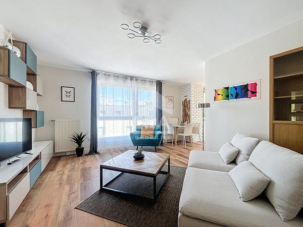 A louer meublé : 47m² + terrasse 22m² et parking
