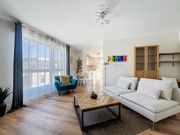 A louer meublé : 47m² + terrasse 22m² et parking