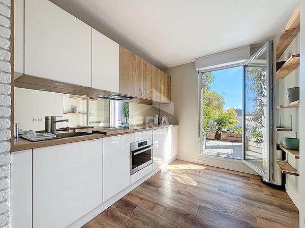 A louer meublé : 47m² + terrasse 22m² et parking