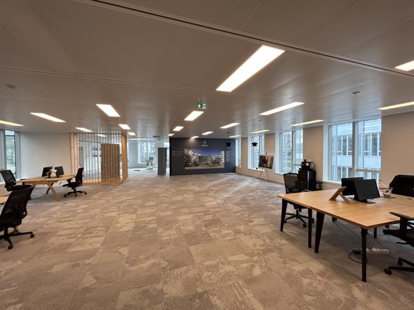 Bureaux neufs à louer à Rueil-Malmaison avec rooftop et services variés
