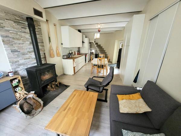 Maison à vendre    4 pièces •  Berrias-et-Casteljau