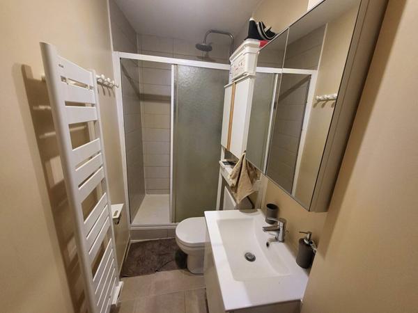 Maison à vendre    4 pièces •  Berrias-et-Casteljau