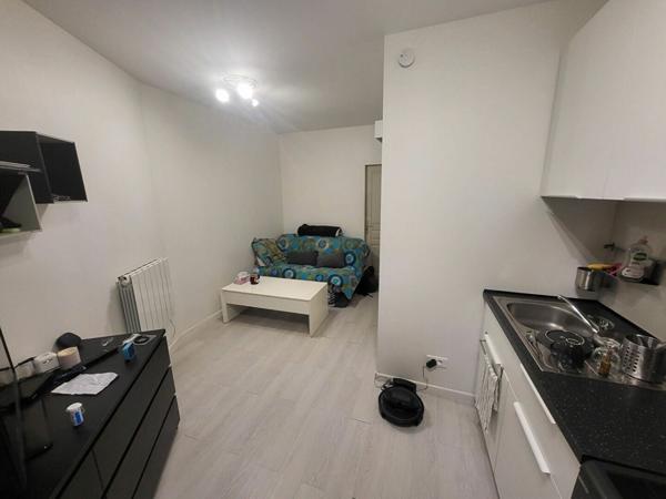 Maison à vendre    4 pièces •  Berrias-et-Casteljau