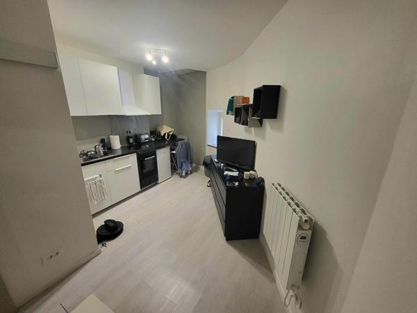 Maison à vendre    4 pièces •  Berrias-et-Casteljau