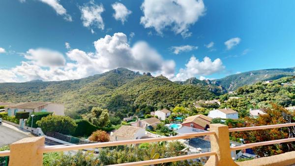 Villa de  plain pied avec vue panoramique sur l'Esterel et garage 2 voitures