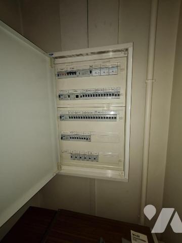 LOCAUX PROFESSIONNELS - A VENDRE - VENDOME (41)