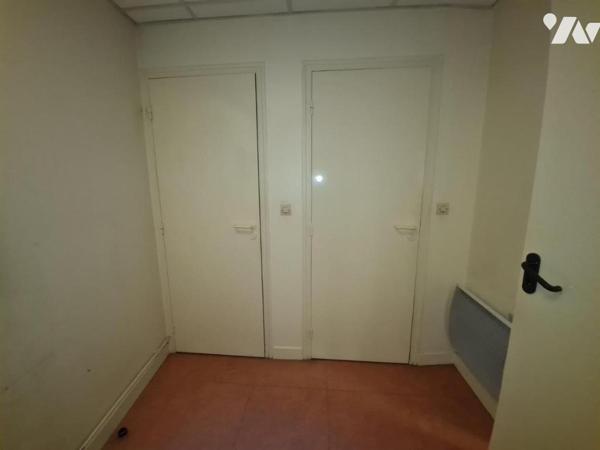 LOCAUX PROFESSIONNELS - A VENDRE - VENDOME (41)