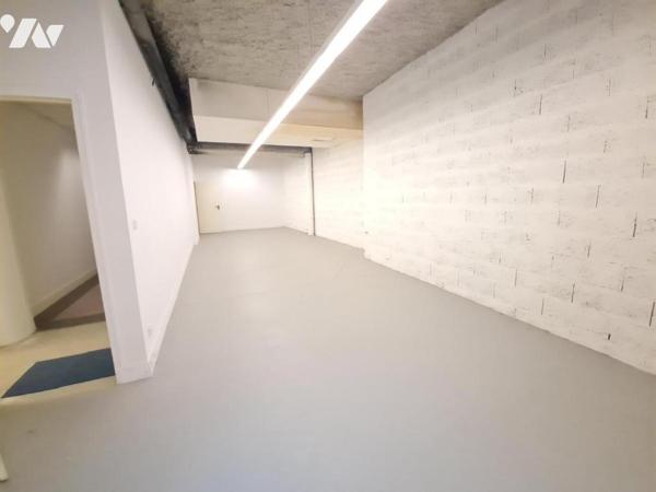 LOCAUX PROFESSIONNELS - A VENDRE - VENDOME (41)