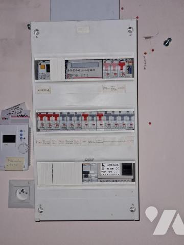 LOCAUX PROFESSIONNELS - A VENDRE - VENDOME (41)