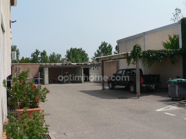 CHATEAUNEUF LES MARTIGUES : Maison 267m² + piscine + locaux d'activités professionnelles 280m²