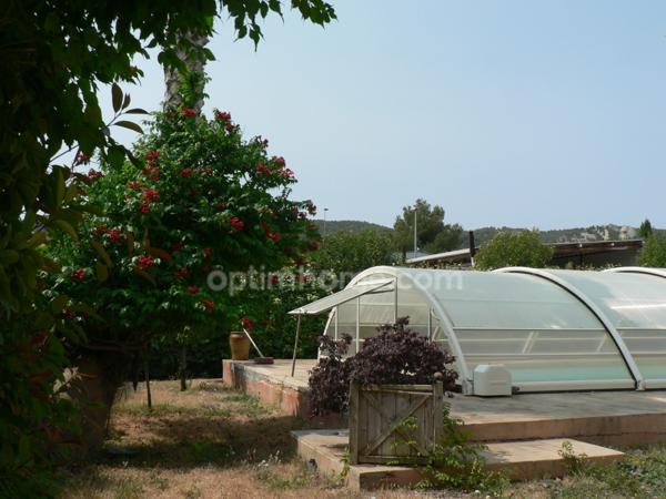 CHATEAUNEUF LES MARTIGUES : Maison 267m² + piscine + locaux d'activités professionnelles 280m²