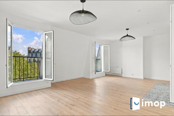 Dernier étage lumineux avec vue Sacré-Cœur – 3 pièces en parfait état