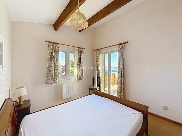Vente                                                      Maison
                        
                     5 pièces                      113 m2                     à Lumio