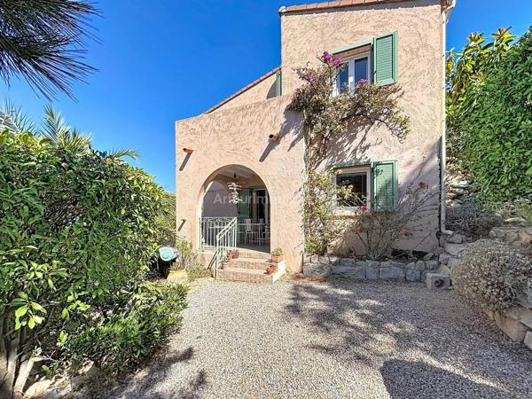 Vente                                                      Maison
                        
                     5 pièces                      113 m2                     à Lumio