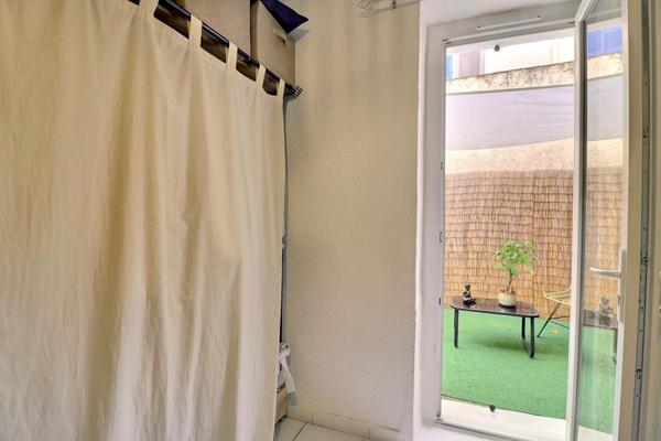 Appartement La Seyne Sur Mer (83500 ) 2 pièces 47 m2 avec un extérieur