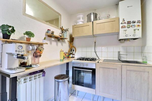 Appartement La Seyne Sur Mer (83500 ) 2 pièces 47 m2 avec un extérieur
