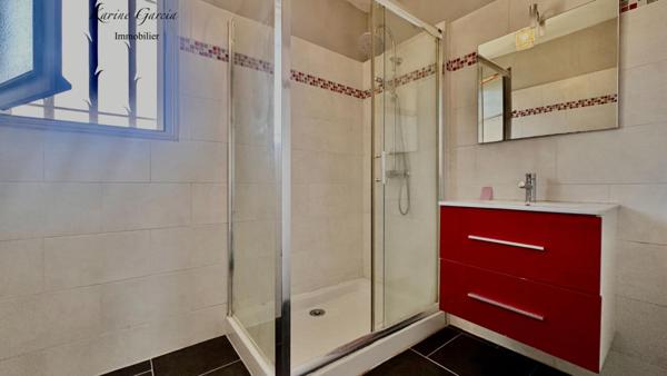 EMPLACEMENT PRIVILEGIE - SIX FOURS PROCHE LA COUDOULIERE - MAISON 3 PIECES - TERRAIN 300 M² - GARAGE - SOUS SOL