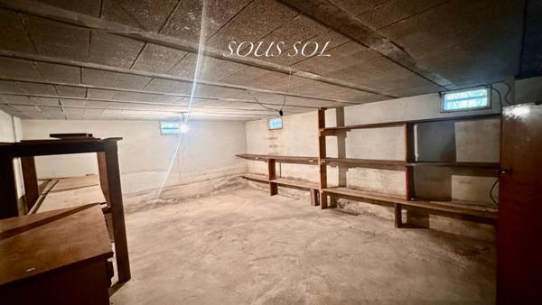 EMPLACEMENT PRIVILEGIE - SIX FOURS PROCHE LA COUDOULIERE - MAISON 3 PIECES - TERRAIN 300 M² - GARAGE - SOUS SOL