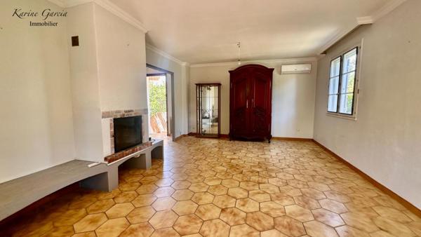 EMPLACEMENT PRIVILEGIE - SIX FOURS PROCHE LA COUDOULIERE - MAISON 3 PIECES - TERRAIN 300 M² - GARAGE - SOUS SOL