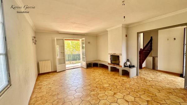 EMPLACEMENT PRIVILEGIE - SIX FOURS PROCHE LA COUDOULIERE - MAISON 3 PIECES - TERRAIN 300 M² - GARAGE - SOUS SOL