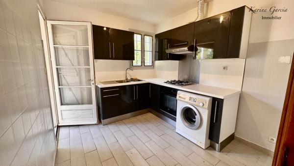 EMPLACEMENT PRIVILEGIE - SIX FOURS PROCHE LA COUDOULIERE - MAISON 3 PIECES - TERRAIN 300 M² - GARAGE - SOUS SOL