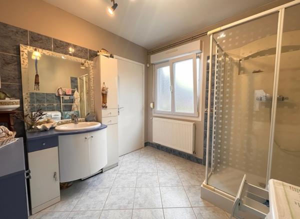 Raillencourt-Sainte-Olle – Maison individuelle + fonds de commerce FLEURISTE (5 min. Cambrai)