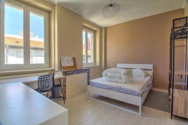 Location                                                      Appartement
                        
                     3 pièces                      72 m2                     à Saint-Étienne