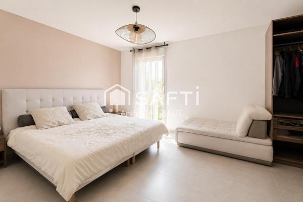 Roquebrune sur Argens, maison récente de 83 m²