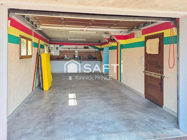 Spacieux pavillon de construction traditionnelle!