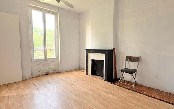 Appartement à vendre    2 pièces •  Stains