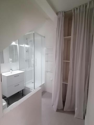 Appartement rénové T1 Bordeaux quartier Nansouty