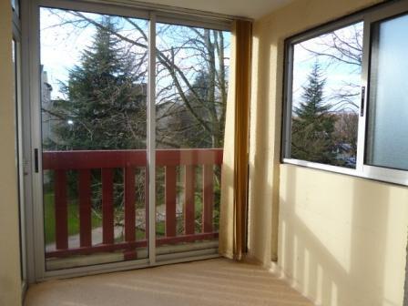 A vendre LONS PERLIC Appartement T2 de 51.7 m2 avec balcon et terrasse/ véranda