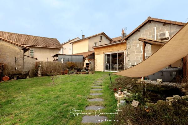 Maison de ville rénovée de 160 m² au coeur de Saint-Astier