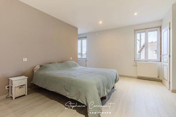 Maison de ville rénovée de 160 m² au coeur de Saint-Astier