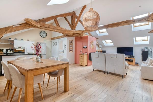 Magnifique appartement de type 5 dans l'hyper cente avec deux stationnements !