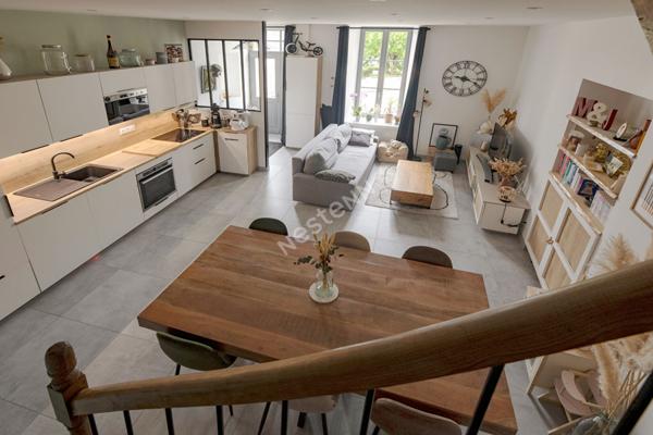 Charmante maison de ville à vendre en hyper-centre de Châteaubourg