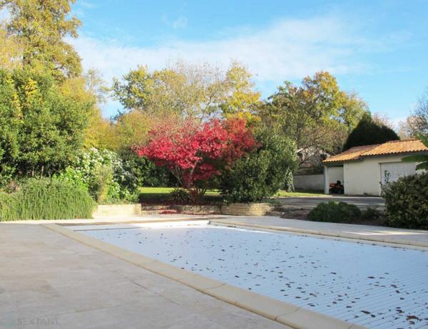 MAGNIFIQUE CHARENTAISE 6 PIECES 220 M²