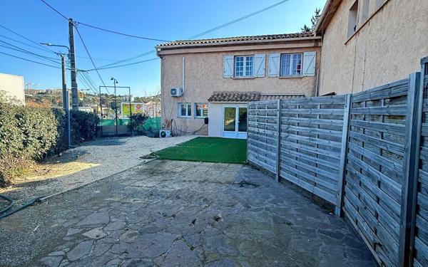 Maison à vendre    11 pièces •  Saint-Raphaël