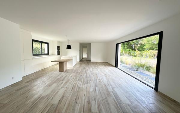 Maison à vendre    5 pièces •  Angresse