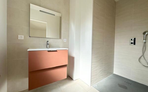 Maison à vendre    5 pièces •  Angresse