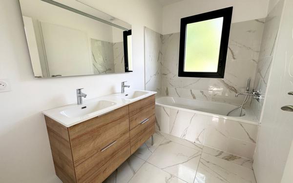 Maison à vendre    5 pièces •  Angresse