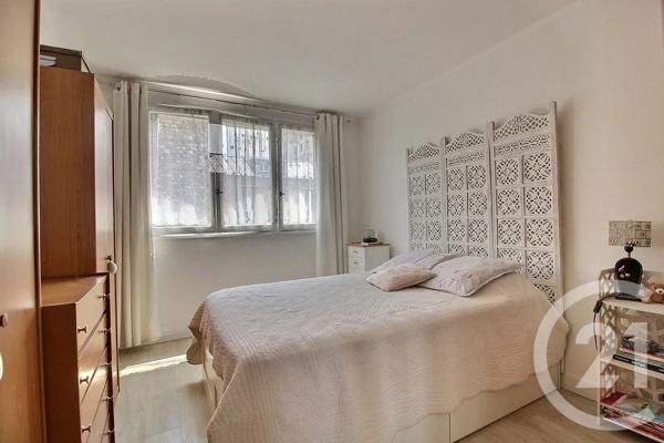 Appartement F3 à vendre  3 pièces - 68,12 m 2   PANTIN  - 93