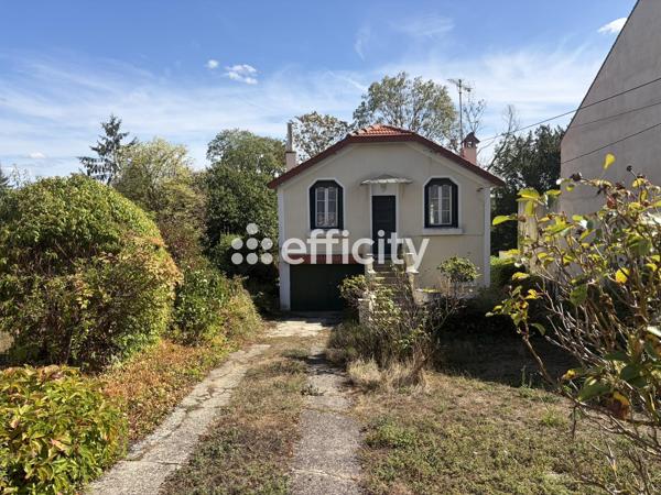Maison
         4 pièces
        - 120 m² Exclusivité 245 000 € *