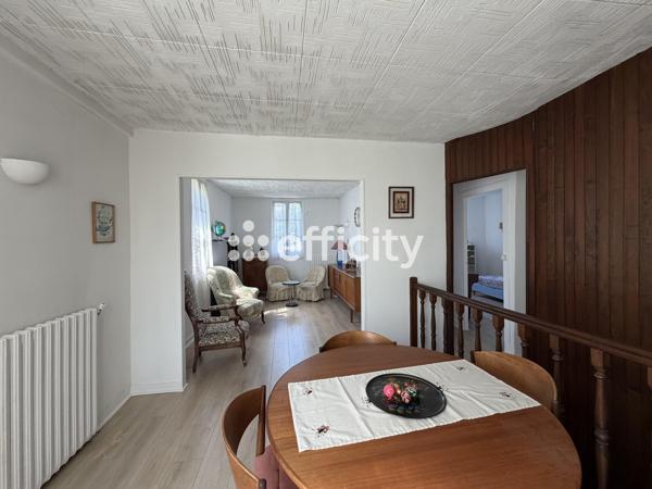 Maison
         4 pièces
        - 120 m² Exclusivité 245 000 € *
