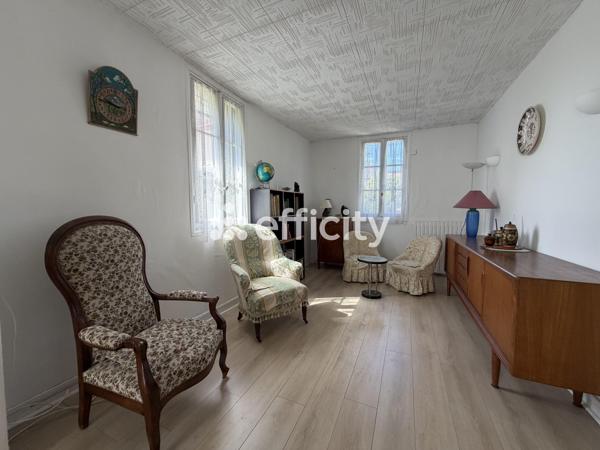 Maison
         4 pièces
        - 120 m² Exclusivité 245 000 € *