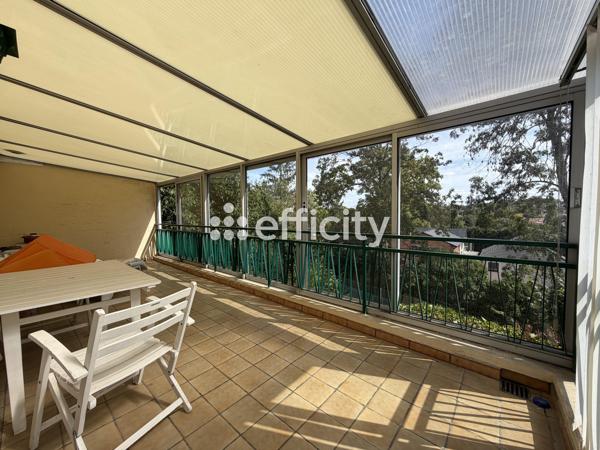 Maison
         4 pièces
        - 120 m² Exclusivité 245 000 € *