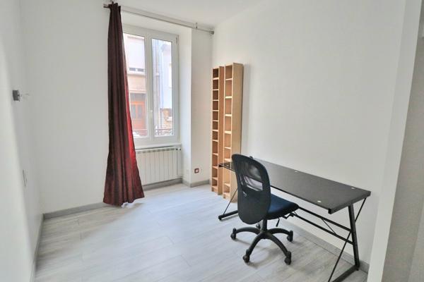 Appartement T3 avec jardin privé, terrasse et dépendance aménagée