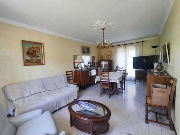 Chateauneuf-les-Martigues, villa T4 avec jardin et garage.