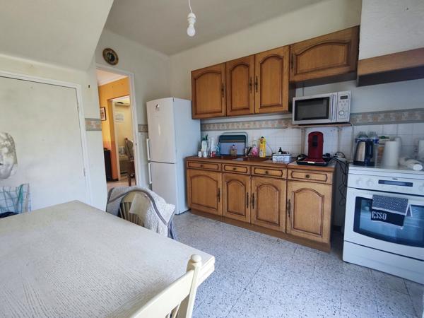 Chateauneuf-les-Martigues, villa T4 avec jardin et garage.